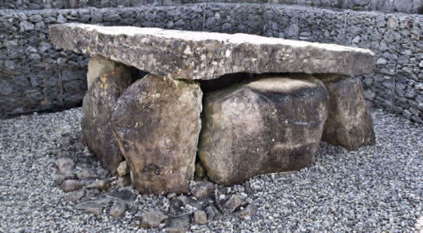 Listoghil entre as construcoes mais antigas do mundo