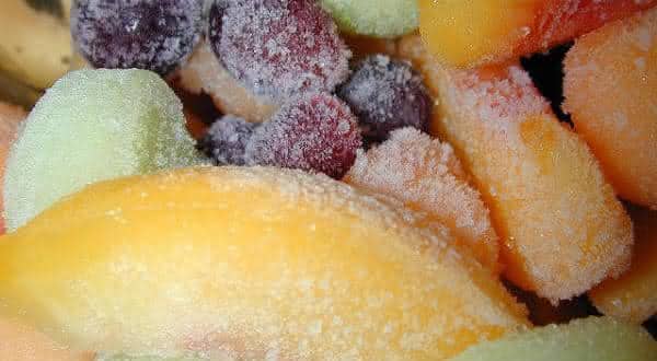frutas congeladas entre os mitos mais comuns em academias